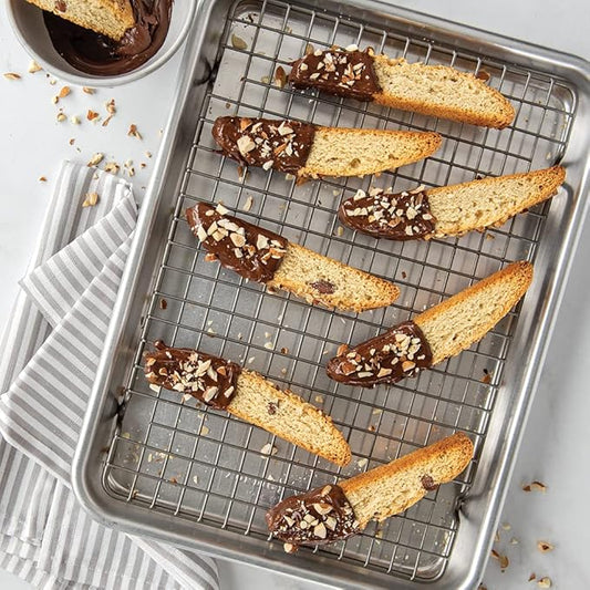 Nordic Ware NaturalsÂŽ Quarter Sheet with Oven-Safe Nonstick Grid