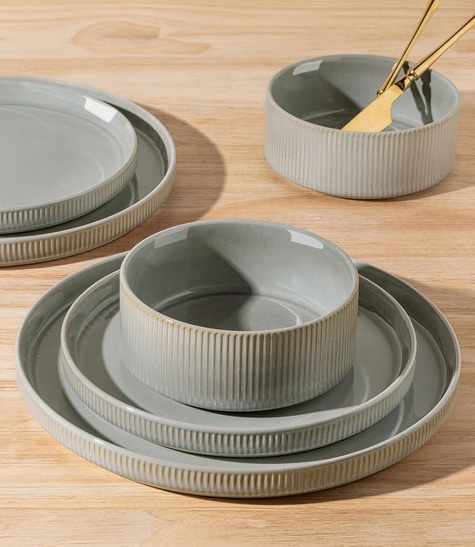 TheTerra Ceramic Dinnerware Sets for 6, 18 Pieces Porcelain Lightweight Plates and Bowls Sets, Scratch Resistant Dish Set, Oven & Microwave & Dishwasher Safe, Desert Sage