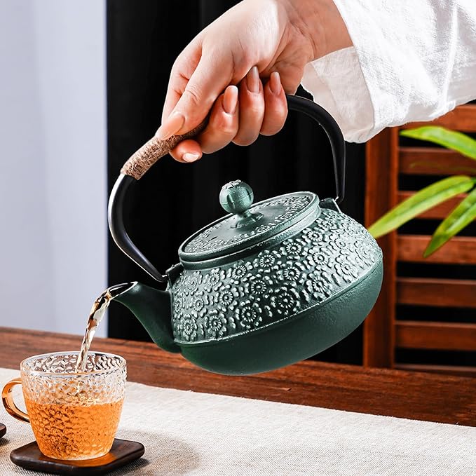 PARACITY Cast Iron Teapot Japanese 30.5 OZ,Tea Kettle Pot for Stove Top,Tea Pot with Stainless Steel Infusers for Loose Tea,Boiling Hot Water Tea, Mothers Day Gifts from Daughter/Son (Green)