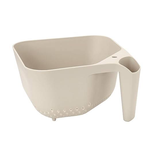 Tovolo 3 Quart Colander BPA Free Food Safe Plastic Strainer with Handle Heavy Duty Heat Resistant Pasta and Veggies Kitchen Drainer Steam Basket Dishwasher Safe, Oatmeal