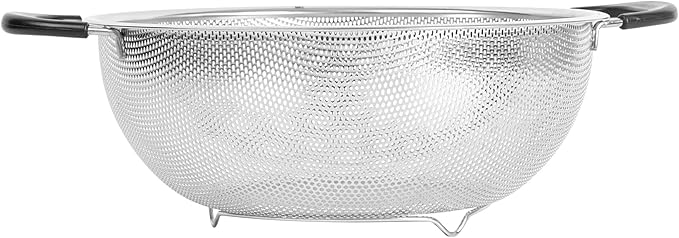 Restaurantware Colander 1 Count 5 qt Dishwasher-Safe Stainless Steel Mesh Colander with Soft-Grip Handles Kitchen Strainer Basket for Pasta, Washing Rice, Fruits, and Vegetables, Kitchen Prep Tool