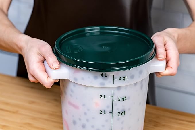 Carlisle FoodService Products Storplus Round Food Storage Container with Stackable Design for Catering, Buffets, Restaurants, Polyethylene (Pe), 4 Quart, White