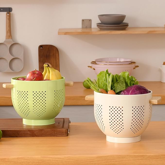 Metal Colander with Wood Handle and Stable Base, 5.5 Quart Powder Coated Steel Kitchen Strainer Basket for Draining Pasta, Vegetable and fruit,Cream