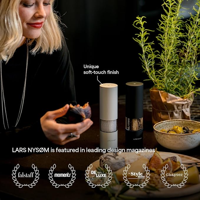 LARS NYSØM Electric Salt and Pepper Grinder Set I Automatic Salt and Pepper Mills with Adjustable Ceramic Grinder I USB Rechargeable Electric Spice Mill Set with LED Light (Stainless Steel)