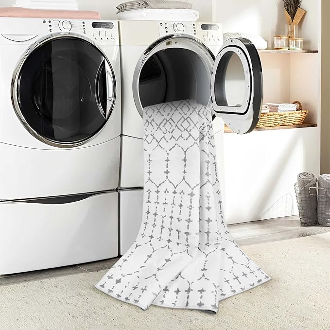 Lahome Moroccan Entryway Washable Rugs 2x3 Non-Slip Thin Kitchen Rug Throw Small Area Rugs for Bedroom Accent Print Distressed Bathroom Mat White Floor Indoor Doormat Carpet for Laundry Living Room