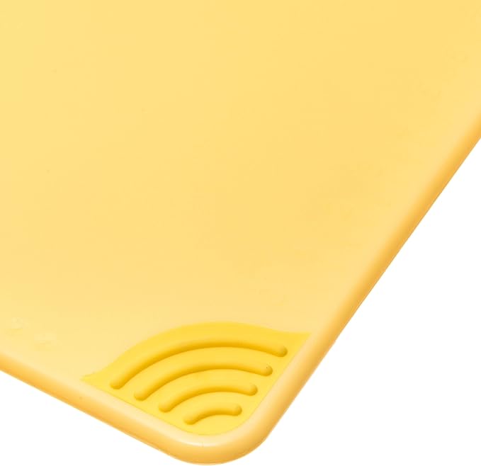 San Jamar Saf-T-Grip Plastic Cutting Board with Safety Hook, 15" x 20" x 0.5", Yellow