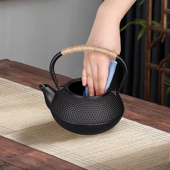 PARACITY Cast Iron Teapot Japanese Tetsubin Coated with Stainless Steel Infuser, Stovetop Tea Kettle for Boiling Hot Water Tea, Mothers Day Gifts from Daughter/Son 30.5 OZ /900 Ml
