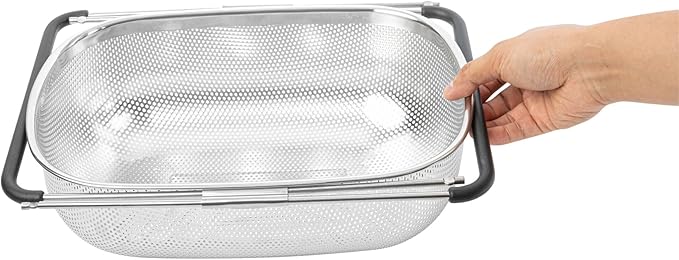 Restaurantware Colander 1 Count 5.5 qt Dishwasher-Safe Stainless Steel Coarse Mesh Colander with Over-The-Sink Expandable Handles Kitchen Strainer Basket for Pasta, Fruits, and Vegetables