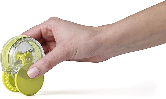 Chef’n GarlicZoom Garlic Chopper, Handheld Garlic Mincer with Rolling Action, Easy to Use and Clean, Compact Size for Quick Prep, Dishwasher Safe