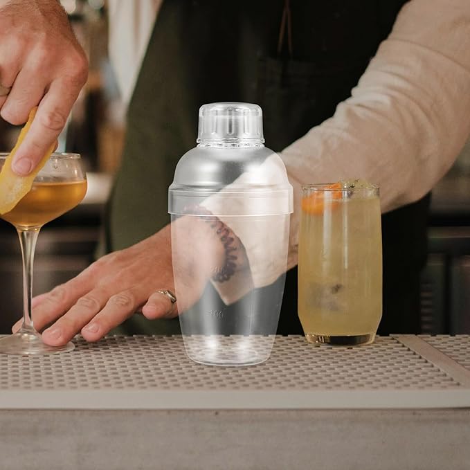 Angoily Clear Plastic Cocktail Shaker with Measurement Scale Multifunctional Drink Mixer for Cocktails Protein Shakes and Iced Coffee Ergonomic Non-leak Design Bartender Tool