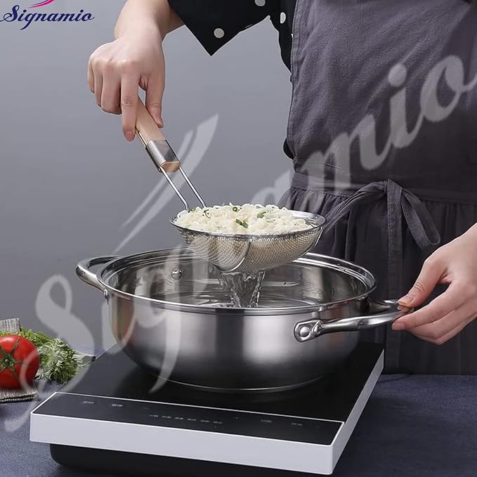 Diameter 14 cm Stainless Steel Deep Fry Net Spoon Oil Strainer for Kitchen - Frying Spoon for Puri & Poori Strainer Kitchen Utensil for Frying, Cooking & Straining Tool Wood Handle