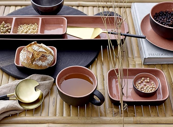Bloomingville Round Acacia Wood Cheese and Cutting Board with Circle Handle, Black