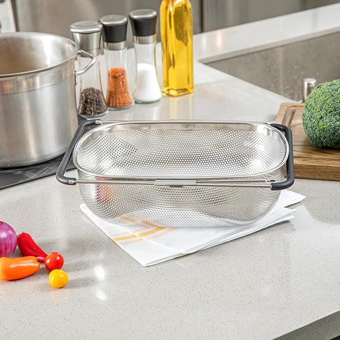 Restaurantware Colander 1 Count 5.5 qt Dishwasher-Safe Stainless Steel Coarse Mesh Colander with Over-The-Sink Expandable Handles Kitchen Strainer Basket for Pasta, Fruits, and Vegetables