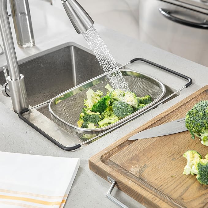 Restaurantware Colander 1 Count 5.5 qt Dishwasher-Safe Stainless Steel Coarse Mesh Colander with Over-The-Sink Expandable Handles Kitchen Strainer Basket for Pasta, Fruits, and Vegetables