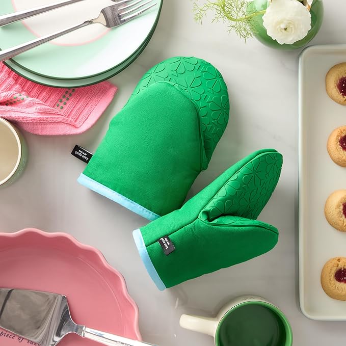 Kate Spade New York Spade Flower Soft Silicone Mini Oven Mitt 2-Pack Set, Heat Resistant, Flexible Non-Slip Silicone Grip, Green/Blue, 5.5"X8"