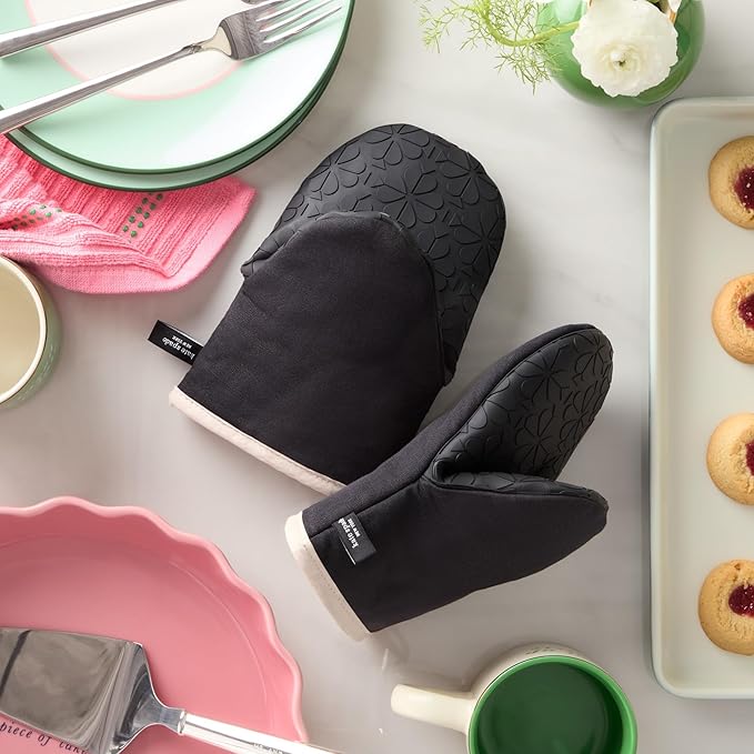 Kate Spade New York Spade Flower Soft Silicone Mini Oven Mitt 2-Pack Set, Heat Resistant, Flexible Non-Slip Silicone Grip, Black/Ivory, 5.5"X8"