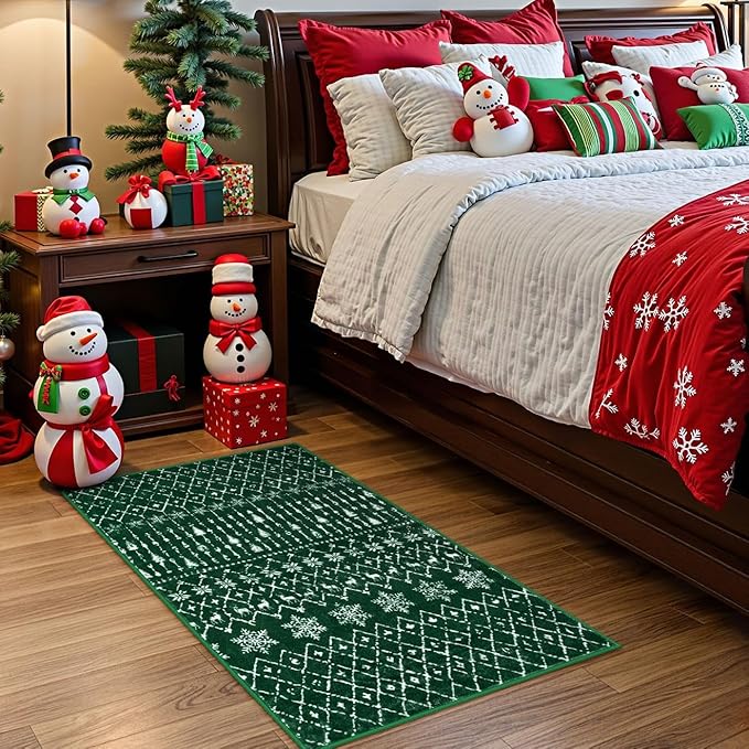 Lahome Christmas 2x3 Entryway Rug Non Slip Soft Small Winter Holiday Kitchen Rug Christmas Indoor Door Mat for Entrance Washable Xmas Low Pile Throw Rug for Bathroom Holiday Decor Green