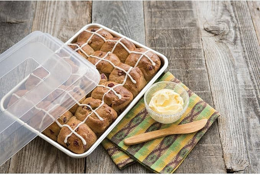Nordic Ware Naturals Quarter Sheet with Lid