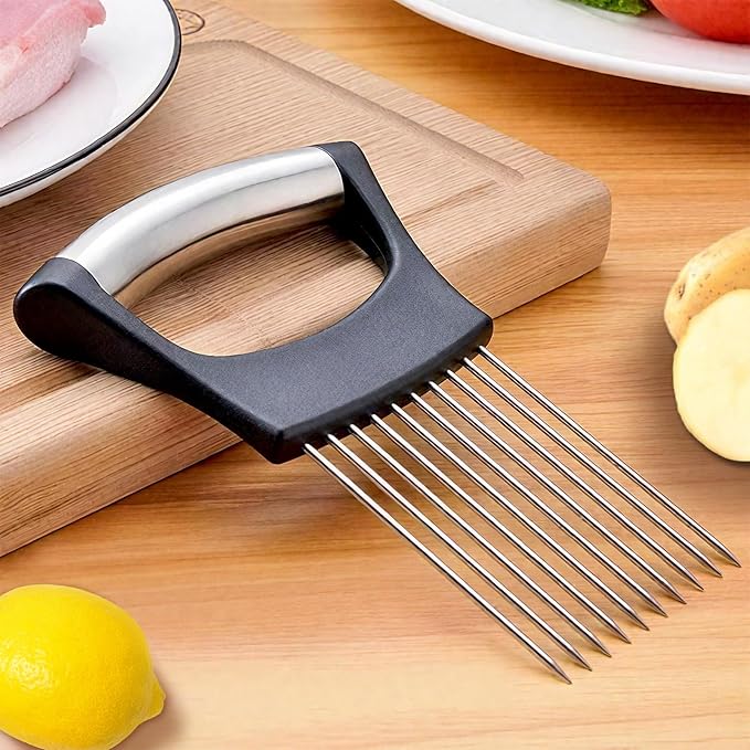 Stainless Steel Onion Holder for Slicing with A Garlic Peeler, Onion Slicer Holder, nion Cutter for Slicing of Onions, Tomatoes, Avocados, Eggs and Other Vegetables, KItchen Utensils