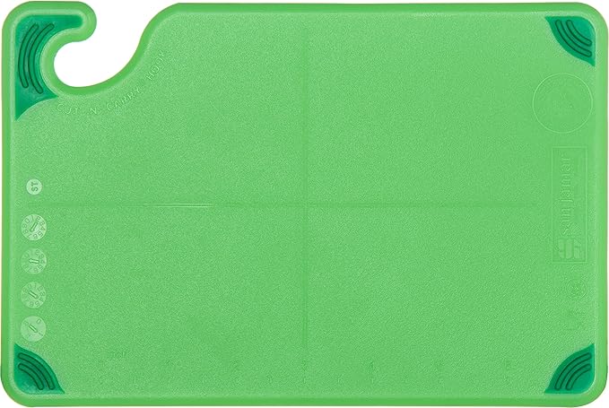 San Jamar Saf-T-Grip Plastic Cutting Board with Safety Hook, 6" x 9" x 0.375", Green