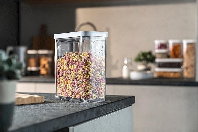 ZWILLING FRESH & SAVE CUBE Box, size 3M, modular & stackable container, airtight & vacuumable storage, dishwasher friendly, transparent