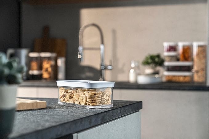 ZWILLING FRESH & SAVE CUBE Storage Container, Size M, Modular & Stackable Container, Airtight & Vacuum Storage, Dishwasher Safe, Transparent
