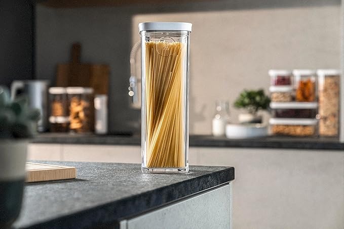ZWILLING FRESH & SAVE CUBE Box, size 4S, modular & stackable container, airtight & vacuumable storage, dishwasher friendly, transparent